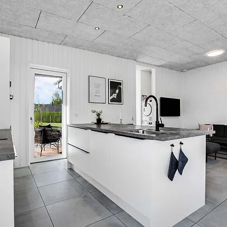 Large House With Wilderness Bath And Playground * Hadsund
