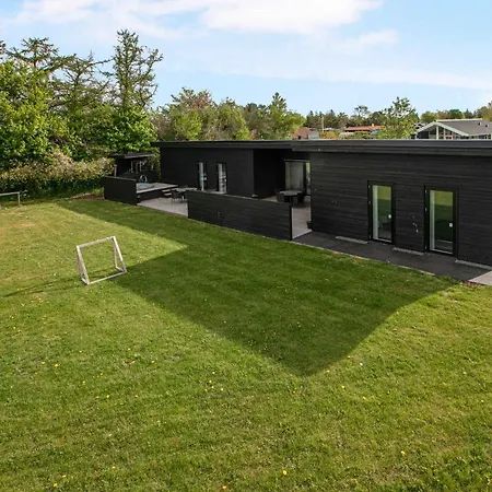 Large House With Wilderness Bath And Playground * Hadsund