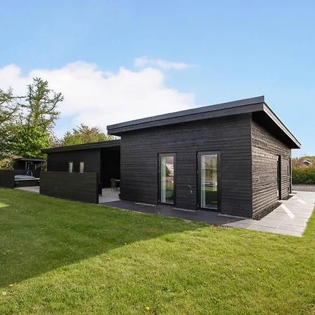 Large House With Wilderness Bath And Playground