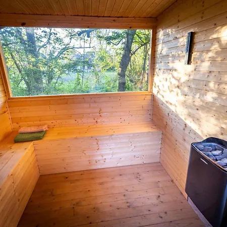 Large House With Wilderness Bath And Playground بيت للعطل Hadsund